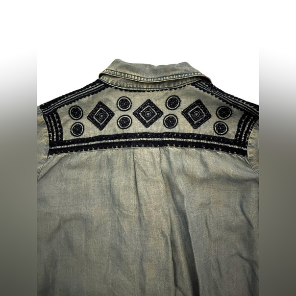 Anthropologie Thread & Supply Chambray Button Down Shirt Medium - Picture 8 of 11